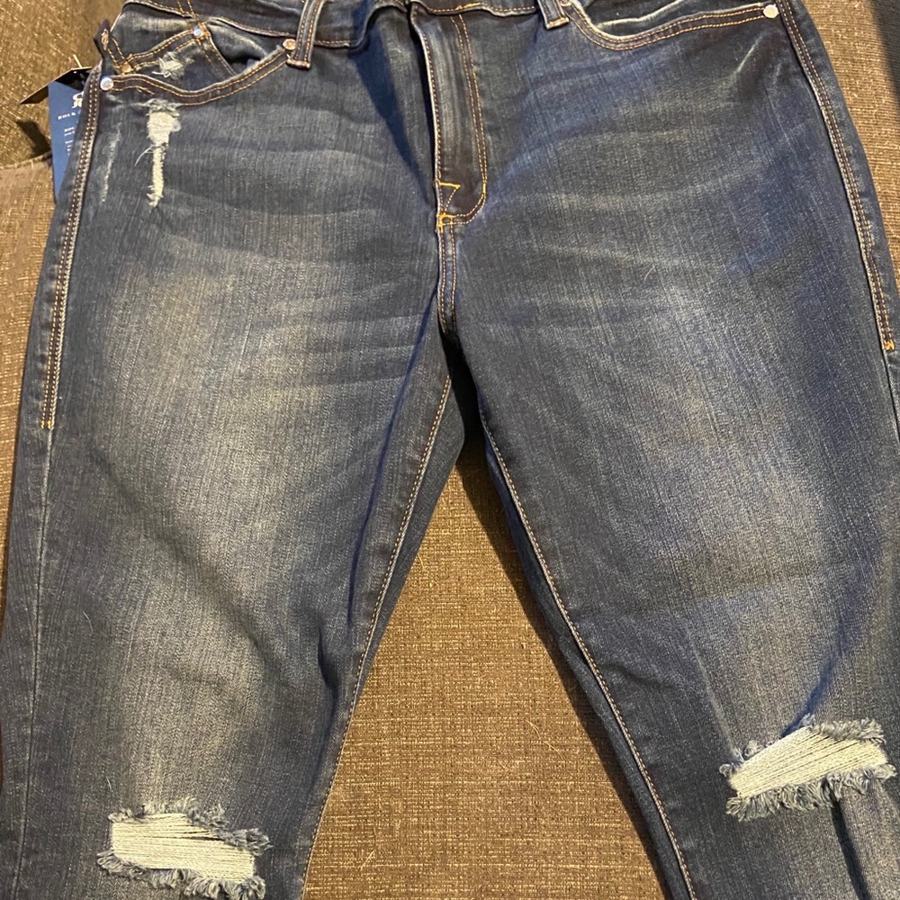 Rock & Republic Mid Rise Skinny